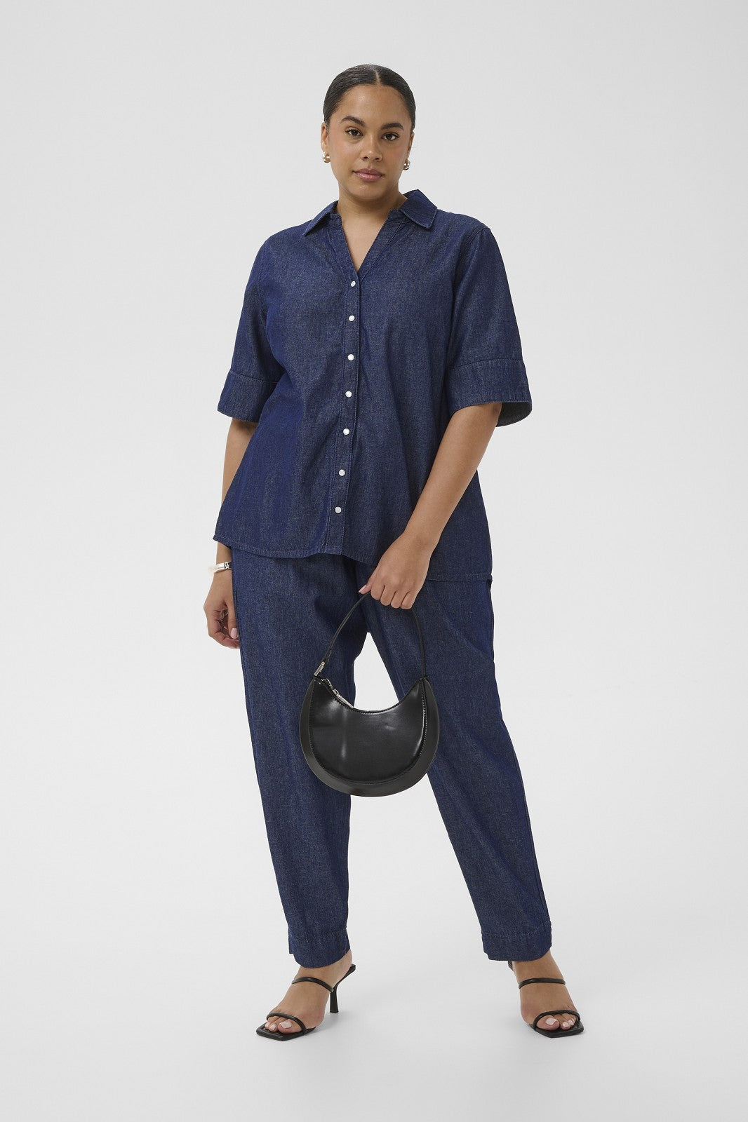 T-SHIRT - PANTS