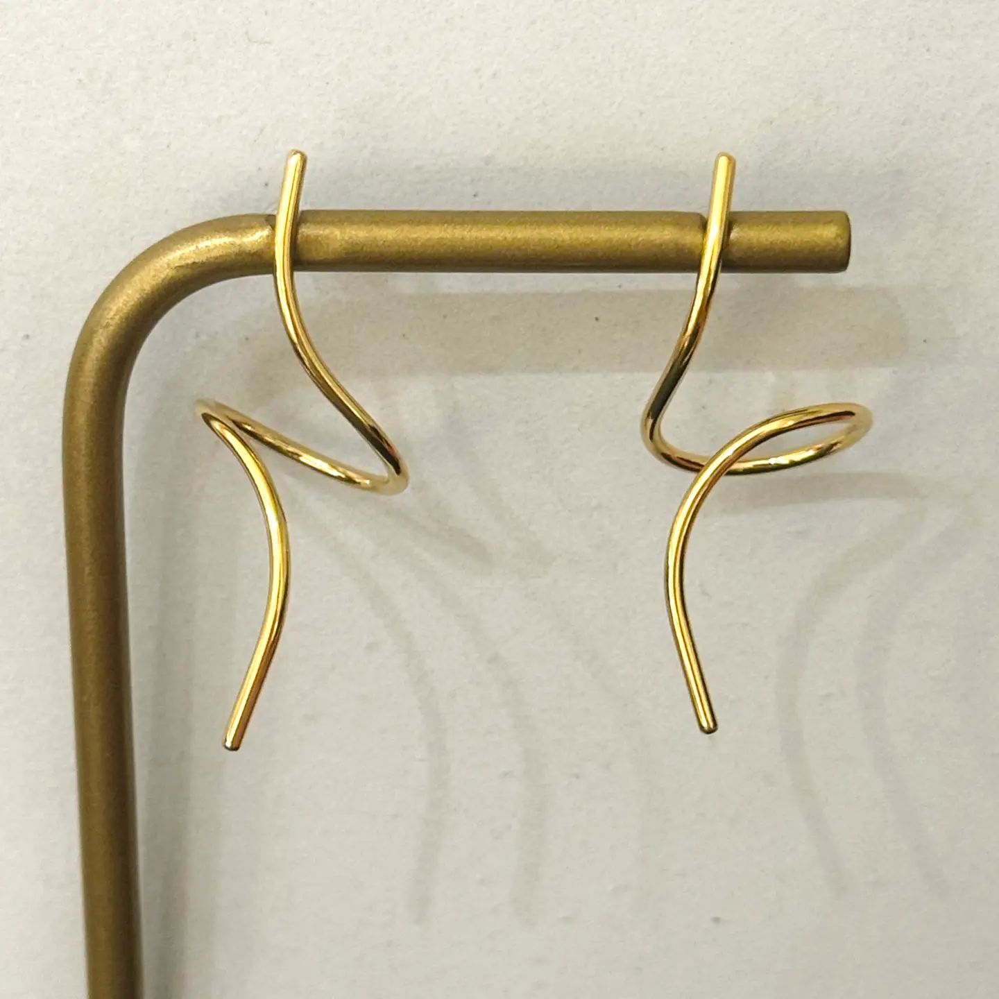EARRING