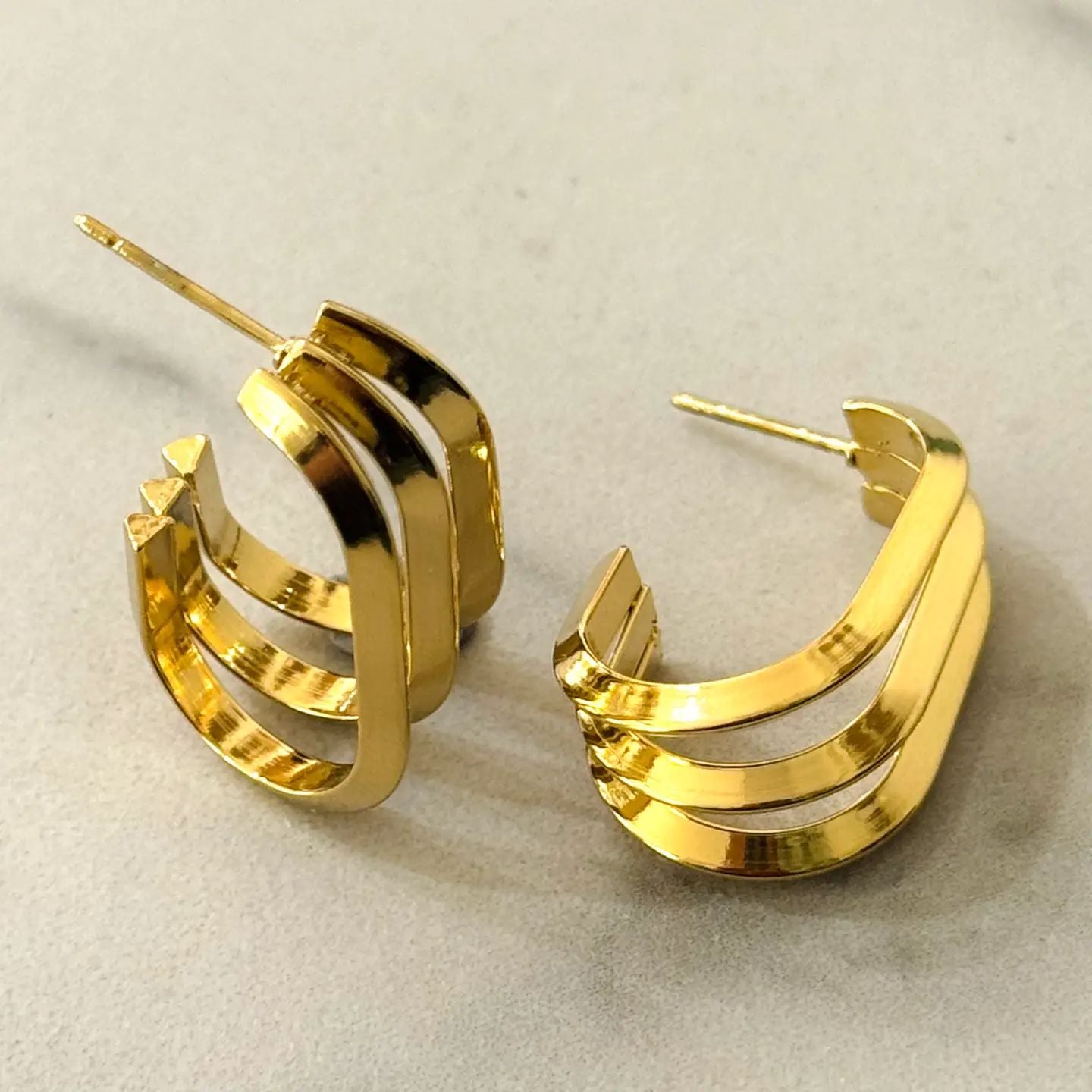 EARRING
